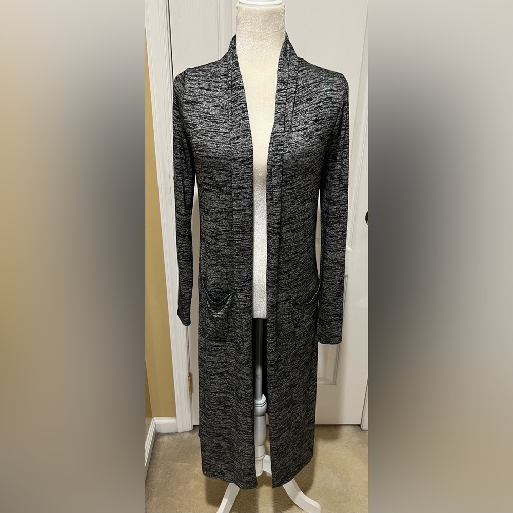 White House Black Market Long black and white Cardigan duster jacket Size Small
